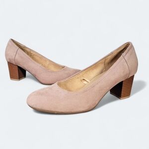 Naturalizer Elegant Tan Faux Suede Block Heels Pumps Size 6.5 Classic Career